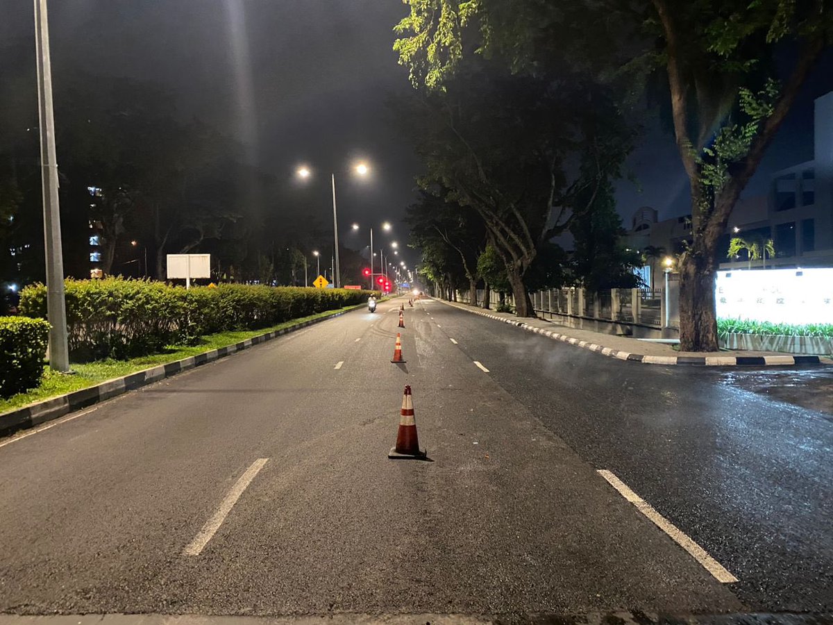 THBM_HQ's tweet photo. 25102022 - di @JKR_BaratDaya 

FT 006 ⭕️ #BayanBaru - #BayanLepas
sek 14.20 - 14.70

#BerkalaPavemen #Fasa3

Team BP #THBMPenang #BaratDaya laksana kerja ini di sini

- mill and pave | CRMA 

kemajuan : 95.00 % 

📸 suasana kerja

#THBMHQ
#InfraKeluargaMalaysia https://t.co/cT76abt1w8