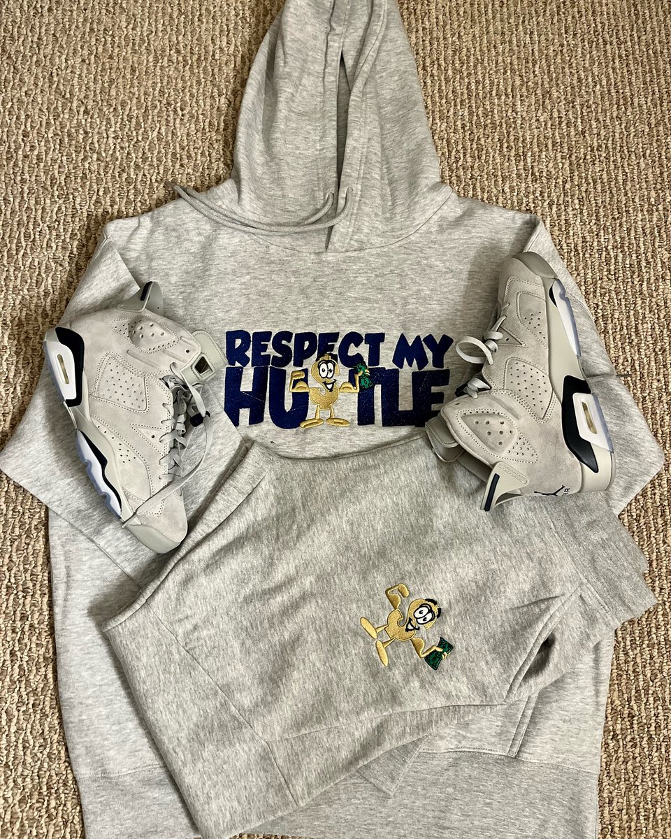 CMoneiiMusic's tweet photo. ‼️‼️NEW MERCH ALERT‼️‼️ SWEATSUIT... “They ain’t gotta like it, but they will #RespectMyHustle🤑™️ #MoneiiIzTheMotive™️ #MoneiiIzTheMotiveApparel #MoneiiIzTheMotiveFashion #WinterTimeLine  #Entrepreneur #ClothingLine  💯💯💯💯💪🏾 #AlwaysOnPoint #SimpleNotFlashy #Explore https://t.co/WNkd5Mvljp