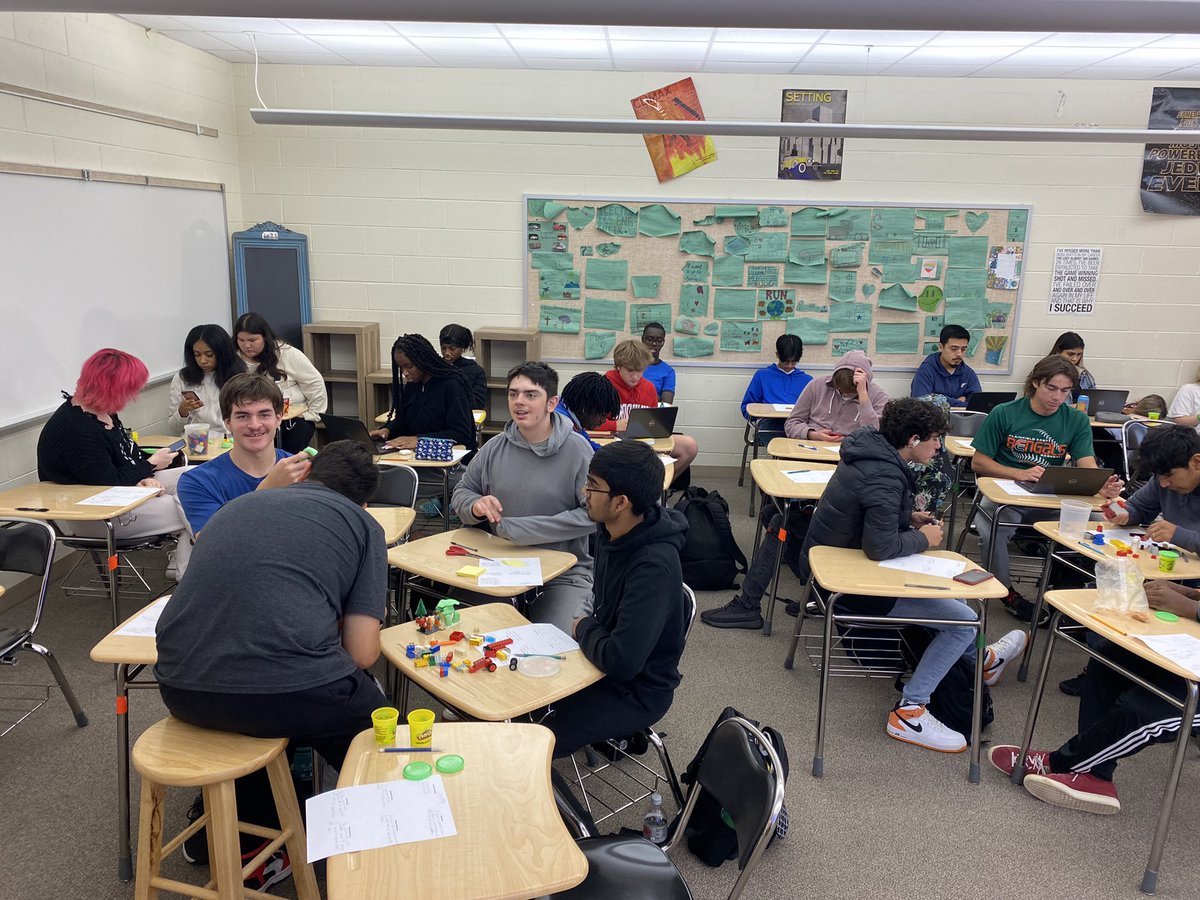EveryDayGov's tweet image. My students had a great time making dioramas representing the principles of the constitution. Huge shout out to my sons for letting us barrow their legos and play-doh.