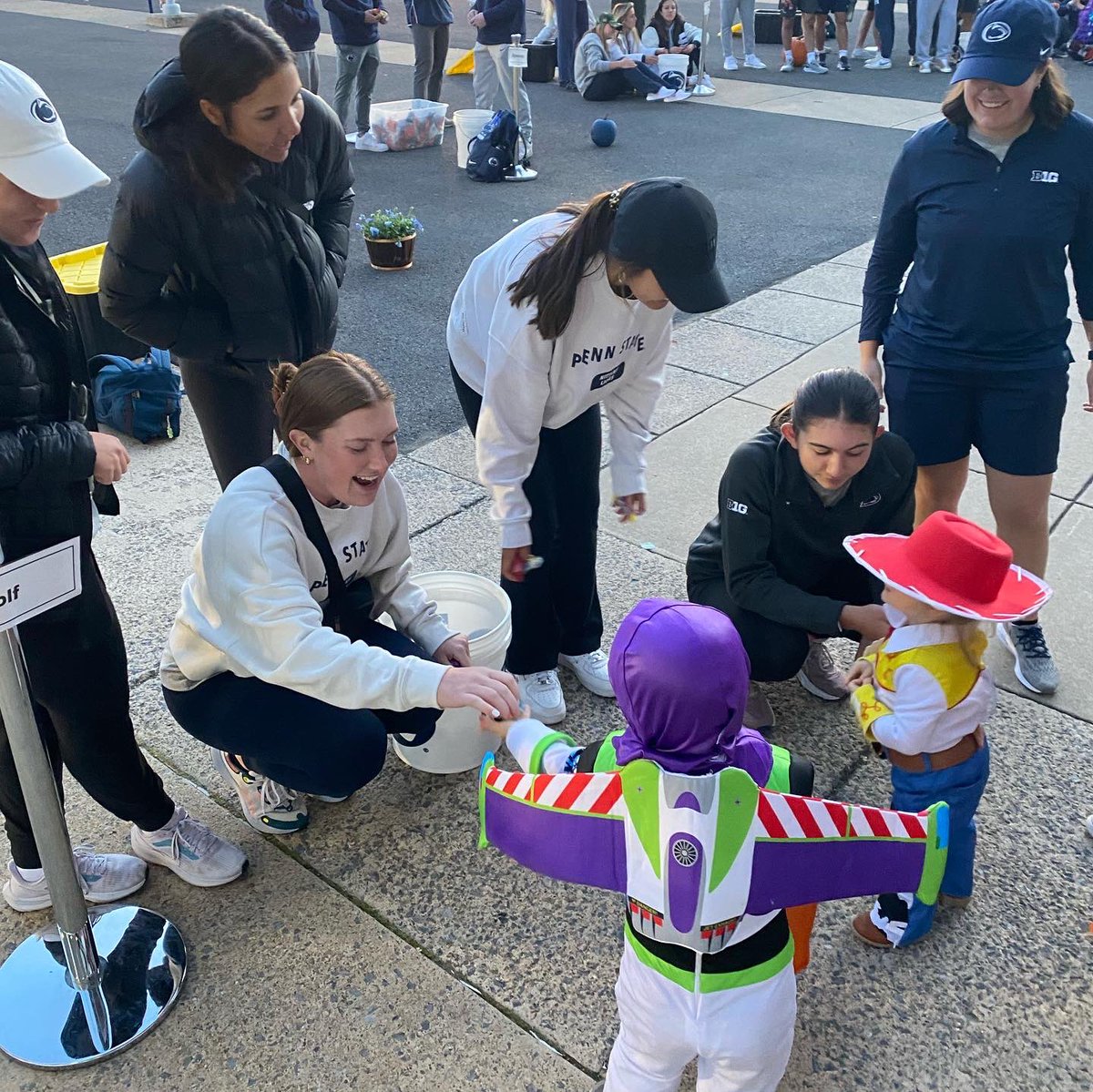 Had fun tonight at the annual Trick-or-Treat event presented by @pennstatesaab at the Penn State All-Sports Museum!! 

#WeAre #PSUWGOLF