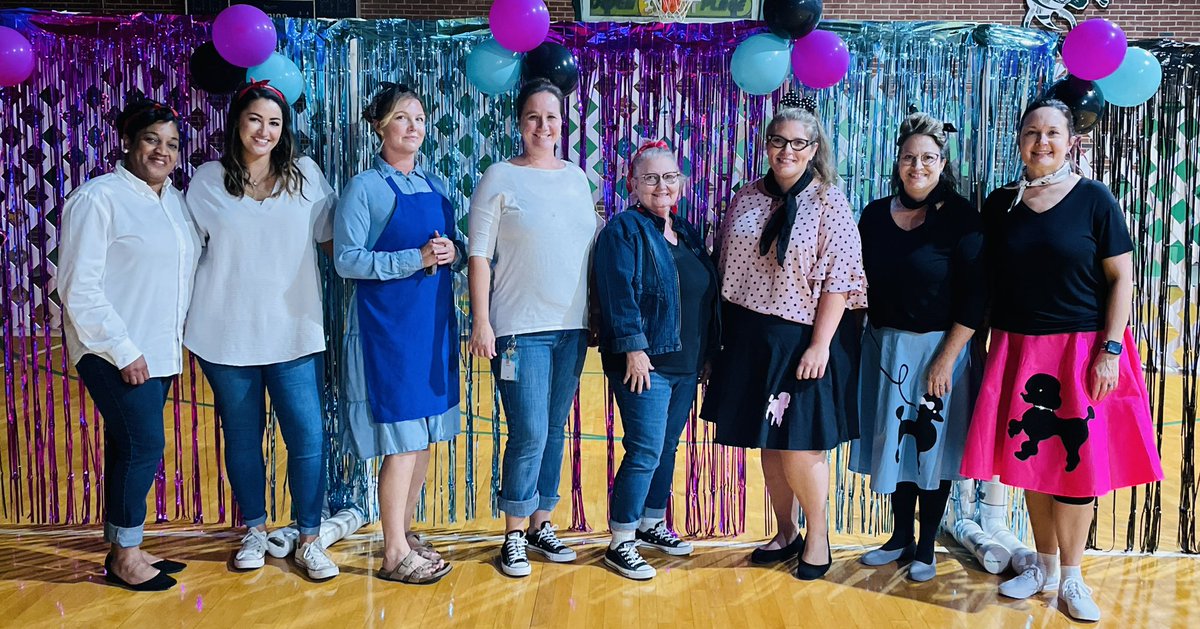 HESHORNETSROCK's tweet photo. HES celebrates Red Ribbon Week and the 50th Day of School by “Rockin’ A Drug Free Life!” We enjoyed celebrating at the HES Sock Hop!#redribbonweek2022 https://t.co/xrFmP2h6oT