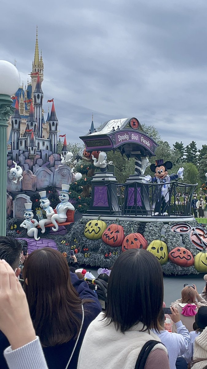 anchan2424's tweet photo. Halloween Disney🎃🖤
#ハロウィンディズニー #ディズニーランド #ディズニー #ディズニーシー https://t.co/5quhb6vb4O