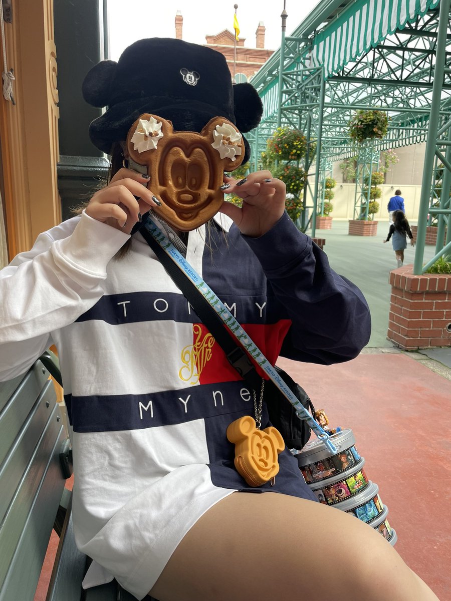 anchan2424's tweet photo. Halloween Disney🎃🖤
#ハロウィンディズニー #ディズニーランド #ディズニー #ディズニーシー https://t.co/5quhb6vb4O