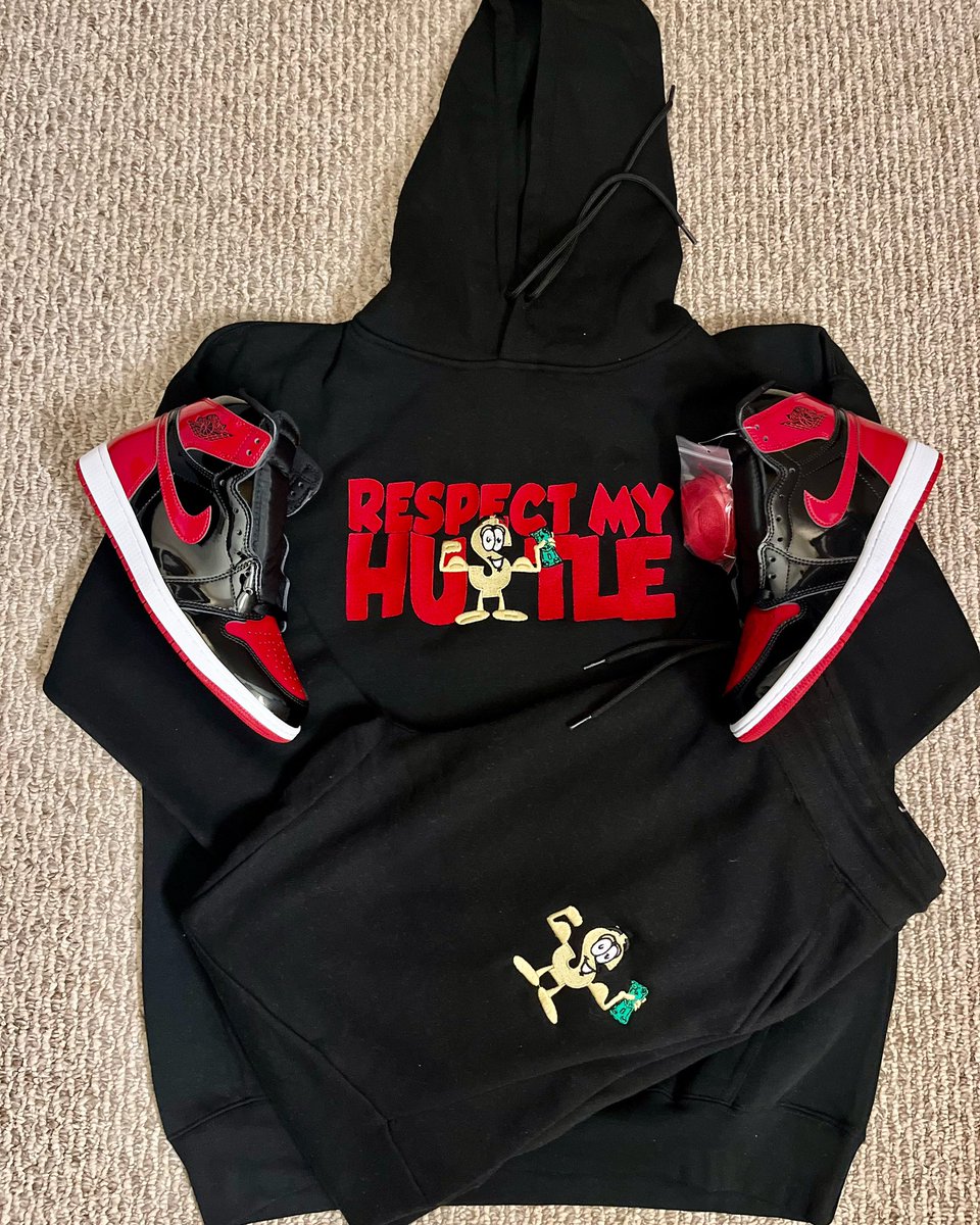 CMoneiiMusic's tweet photo. ‼️‼️NEW MERCH ALERT‼️‼️ SWEATSUIT... “They ain’t gotta like it, but they will #RespectMyHustle🤑™️ #MoneiiIzTheMotive™️ #MoneiiIzTheMotiveApparel #MoneiiIzTheMotiveFashion #WinterTimeLine  #Entrepreneur #ClothingLine  💯💯💯💯💪🏾 #AlwaysOnPoint #SimpleNotFlashy #Explore https://t.co/DVIMTAlUF1