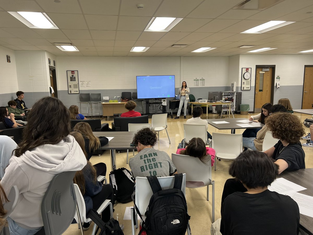 CarsonSterk's tweet image. Another successful career day @CLSouthHS! Thank you to all our amazing presenters &amp;amp; community partners who made this day possible for our students! @matt_cozzi @CHSD155 @nwh_JoePrepZone @Athletico @MetLife @DeerParkChiro @Restoration1HDQ #CareerExperiences #LeaveWithPurpose