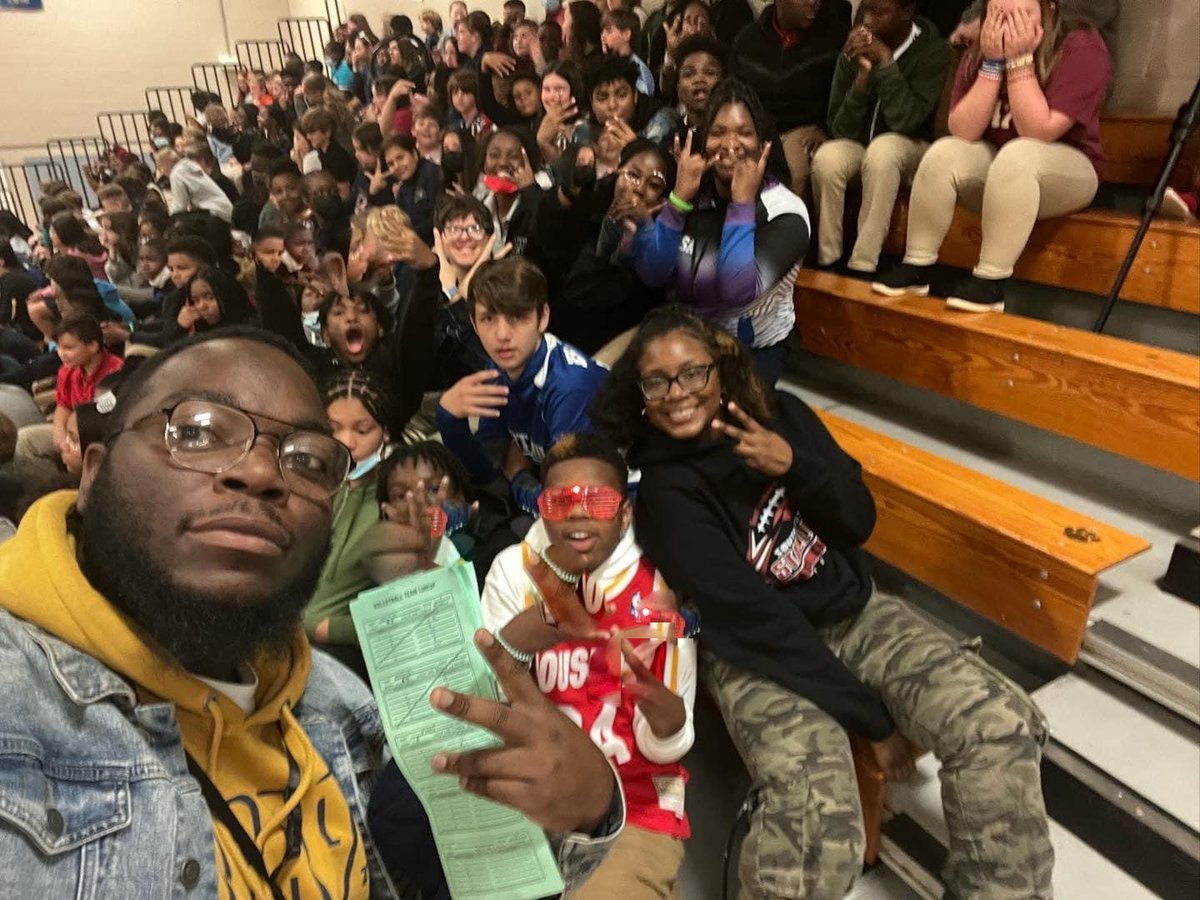 STMSWildcats's tweet photo. ...And if day 2 of Team-Up Against Drugs wasn't a good way to start the day. We ended our day with our first Pep Rally of the year!
#LetsGOOOSayNoToDrugs #RedRibbonWeek22
#STMSWildcats https://t.co/SBudLYfZi5