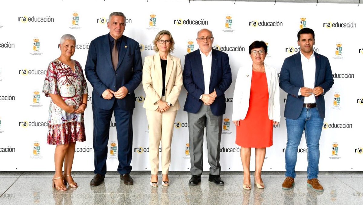 maspalomas24h's tweet photo. El I Foro de Reeducación se pone en marcha en #Maspalomas formando la  ‘Escuela’ del futuro @ForoReeduca #ReeducaForo
#SanBartolomedeTirajana  #AytoSBTirajana 

#UnimosGranCanariaconEuropa
📰#maspalomas24h 🇮🇨https://t.co/YhpiN9NQPT
 
https://t.co/vEo5sllI0t https://t.co/NyJ7zDeqc8