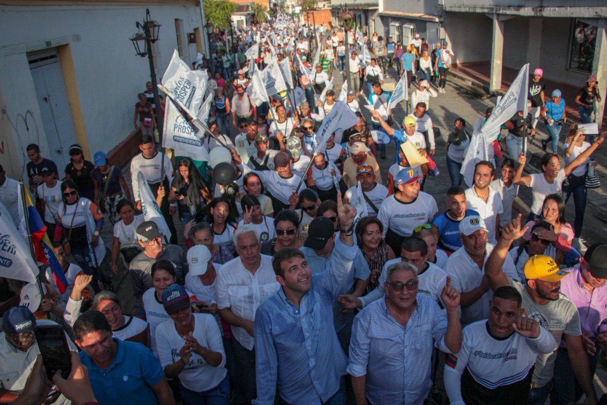 prospericarlos's tweet image. Una avalancha blanca llena de esperanza inundó las calles de San Carlos #Cojedes, hoy más que nunca seguimos con firmeza la ruta que nos llevará a Miraflores. #UnidosXVenezuela #VamosXMas