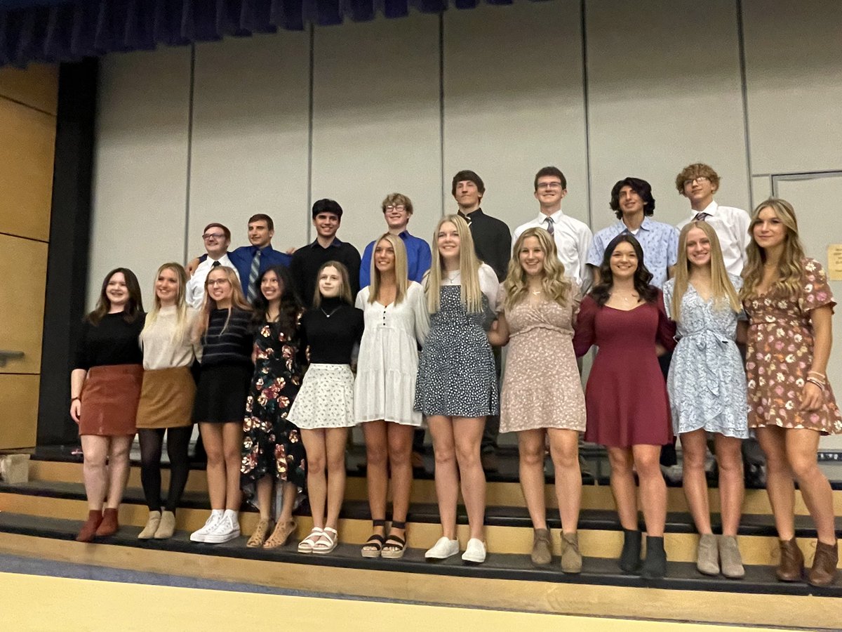 DefianceHS's tweet image. Congratulations to the new inductees of the Defiance High School National Honor Society. Lastly, a very special thank you to a very special lady, Ms. Rita Kissner, former mayor of Defiance, for your heartfelt message.