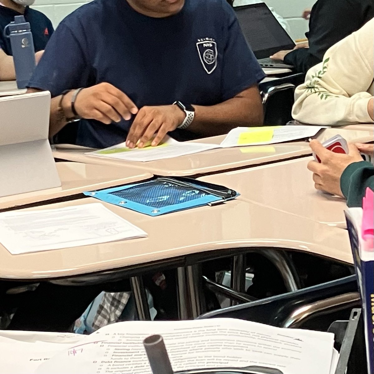 kelsey_dahlberg's tweet image. Someone on here mentioned using UNO to review and I tried using UNO to build FRQs in #APMacro and it really worked out!!