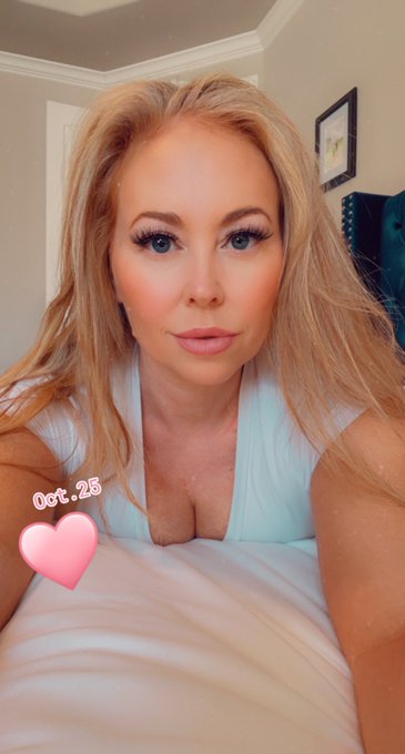 Happy Tuesday! https://t.co/HhbHla1Htw https://t.co/MsCMDBmHcn<a href="/tag/realhousewife"class="tags"><span>#realhousewife</span></a><a href="/tag/realhousewivesofaustin"class="tags"><span>#realhousewivesofaustin</span></a>