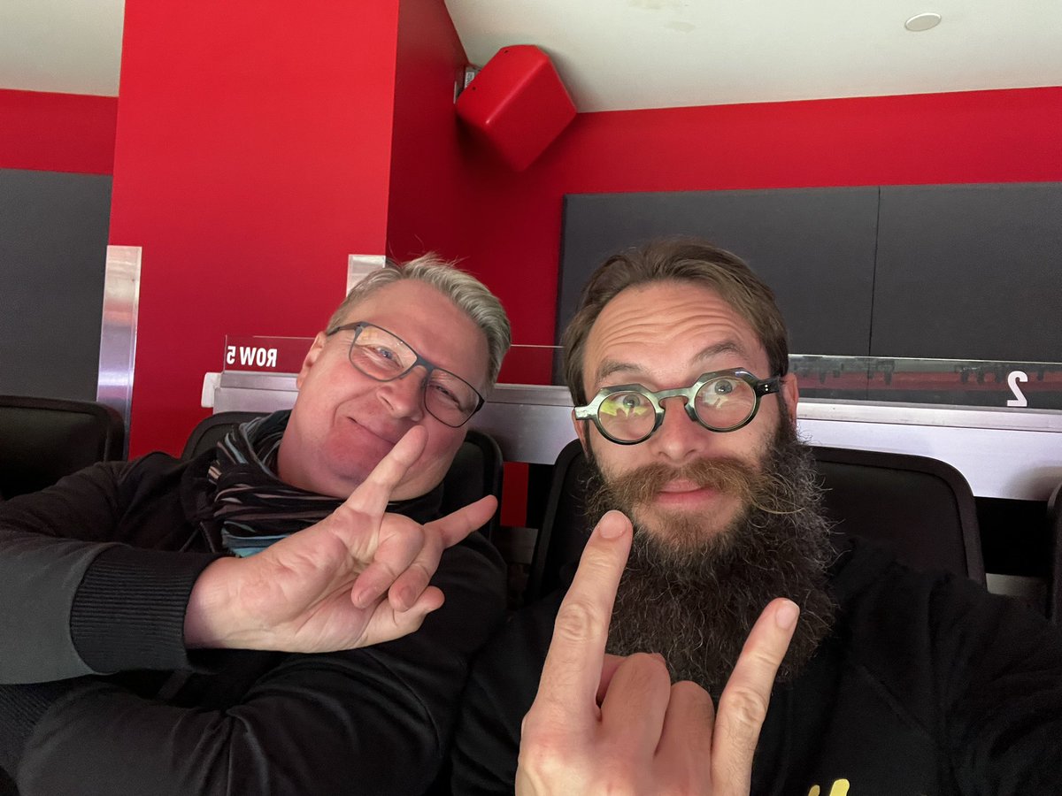 first hockey match ever, GO D-TROYYYYYYT!!! <a href="/DetroitRedWings/">Detroit Red Wings</a> #LGRW