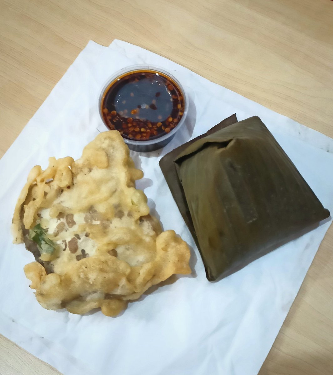 Sementara ngene sek, gess... Tak pikir arem2, tapi jare wong2 lontong, wes mboh wes pokok sarapan 😅