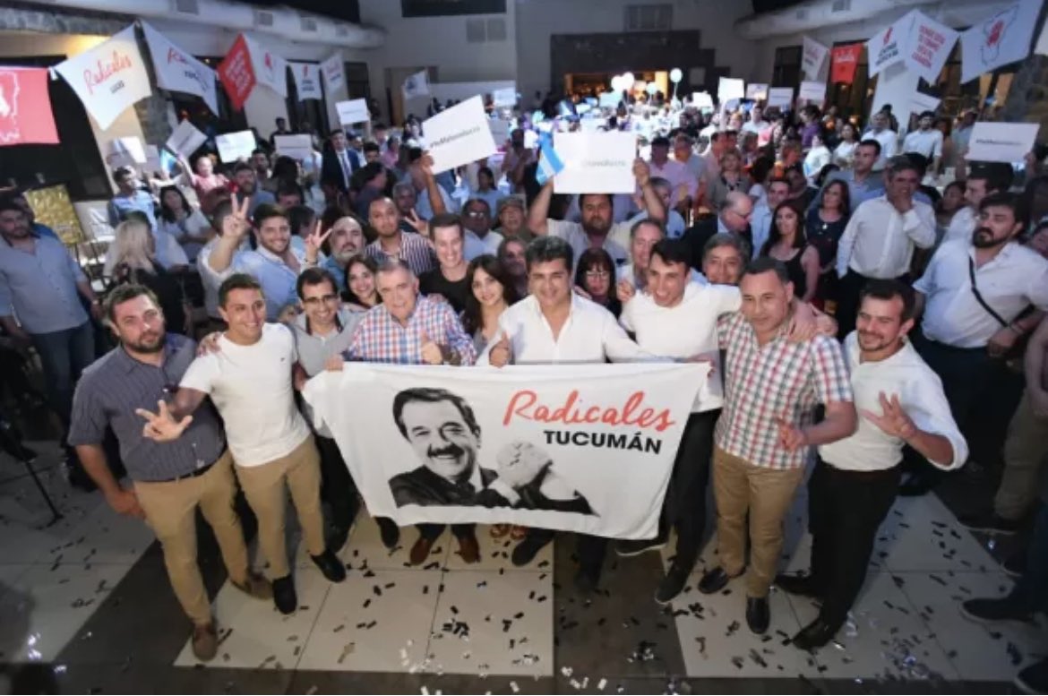 SoriaExe_'s tweet photo. Gracias a los más de 1.500 comprovincianos que acompañaron esta fiesta de la Democracia. Radicales y Peronistas unidos de la mano de @OsvaldoJaldo, @JuanManzurOK y @fabiansoriaok para cerrar grietas, construir un Estado   que nos representes a todos/as.
¡Siempre Adelante! https://t.co/QAAfbYYTM6