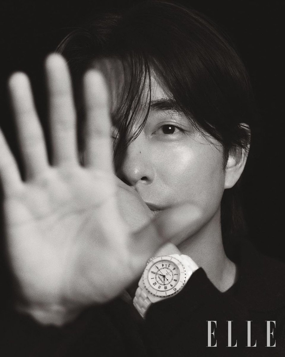 doramabra's tweet photo. #GongYoo em ensaio fotográfico para ELLE. https://t.co/i3hPun3sL7