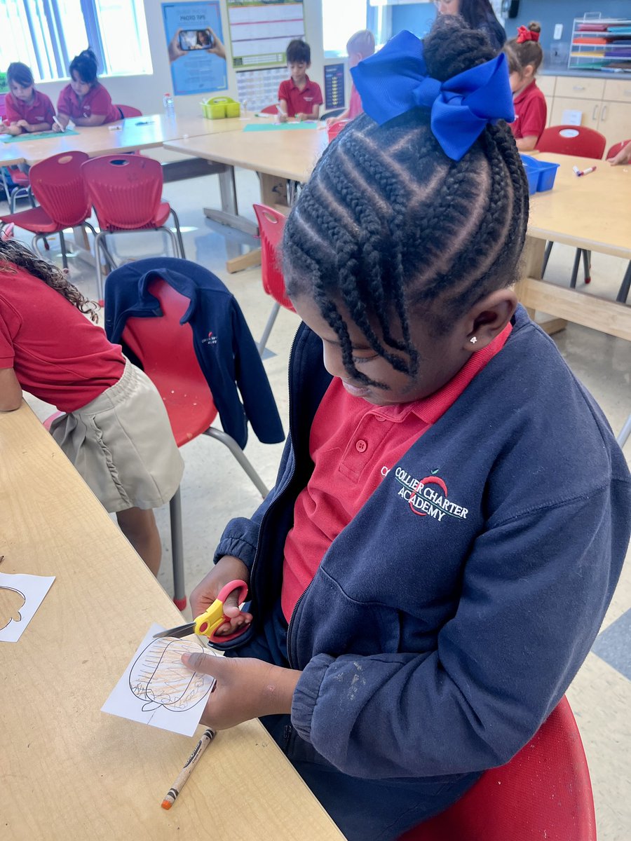 mslaurenberry's tweet photo. I had a blast observing in Art today with 1st grade! Watching kidsโ creativity come out in projects like these is such a joy. โค๏ธ Thanks Ms. Dos Santos! #CardinalsSOAR #CSUSAproud #CSUSAtoday @CollierCharter @CSUSAhq https://t.co/zlHu0N3Mgr
