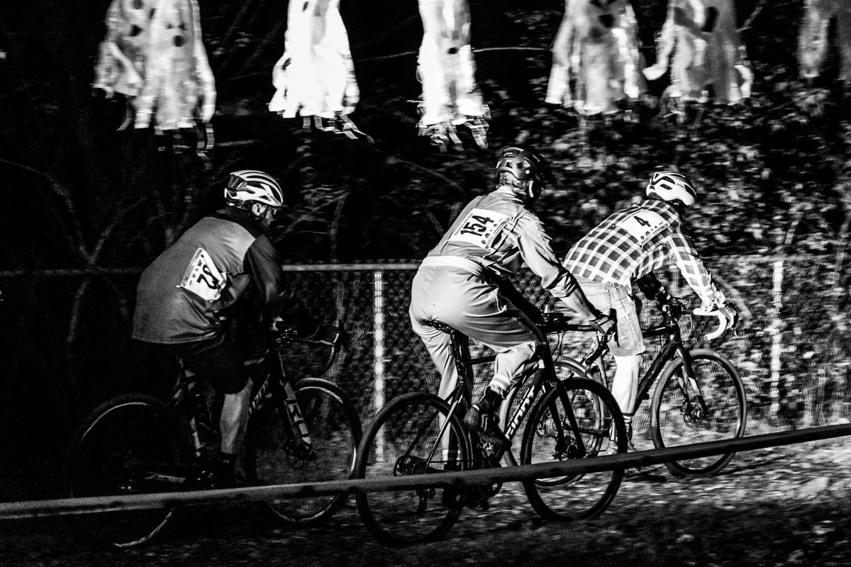 fifthstreetcx's tweet photo. Just two nights away from FSX Halloween! @RitcheyLogic and @keystonerunning will be awarding costume prizes for best dressed; there will be a Witches Woods, Spooky Hollow, and @FunkBrewing hang-out paddock. Gabe and Willow will be shooting portraits and capturing action. https://t.co/CkGPv87gxN