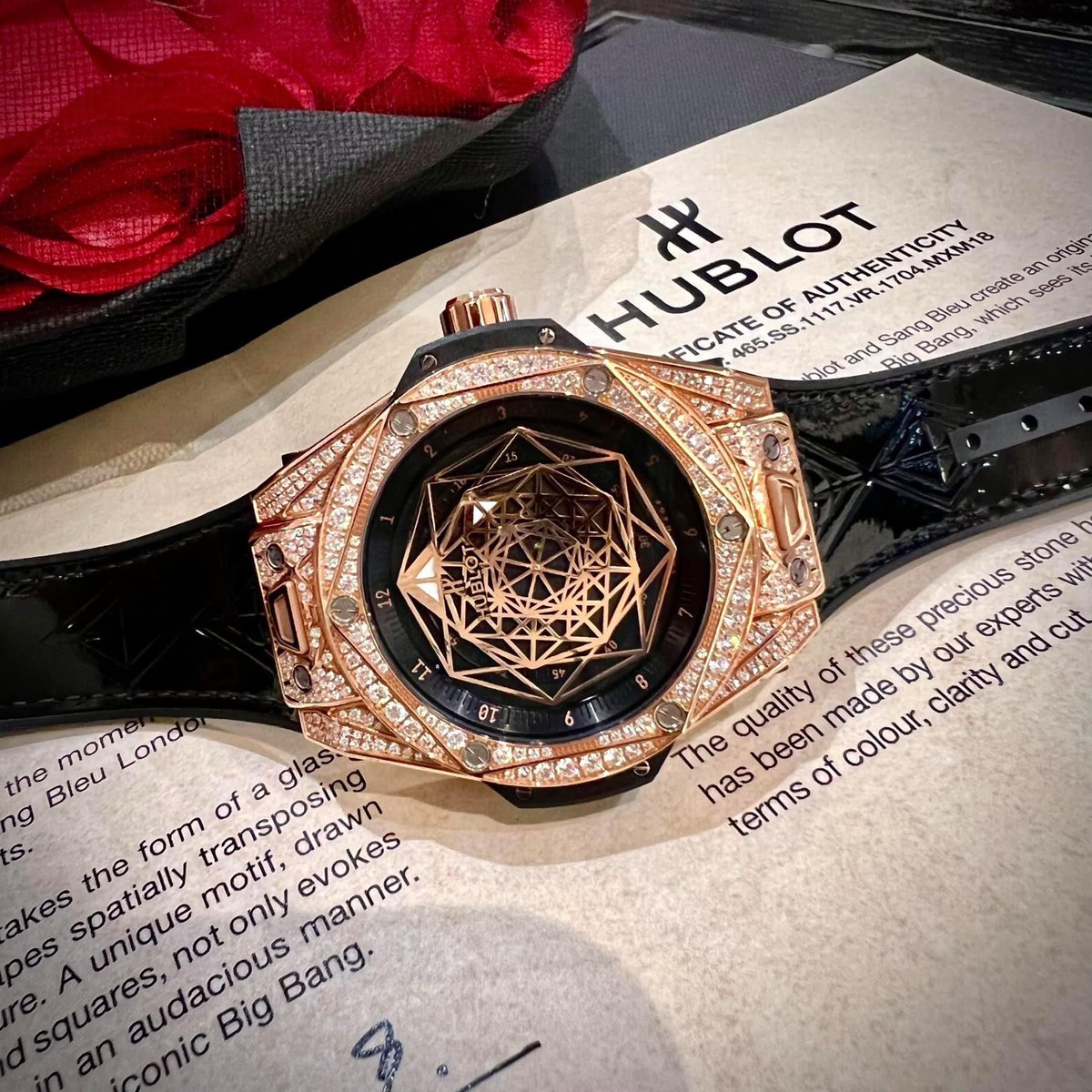Tubinh02's tweet photo. 👉 HL Big Bang Sang Bleu 39mm King Gold Pave Diamonds
• Tình trạng : Brand New | Fullset 2022
• Thoả thuận tốt chỉ 7xx triệu

- Em Bình: 0889939999 - 0886197777
- Số 14 Thể Giao, Hai Bà Trưng, Hà Nội https://t.co/vvOJo0eLTM