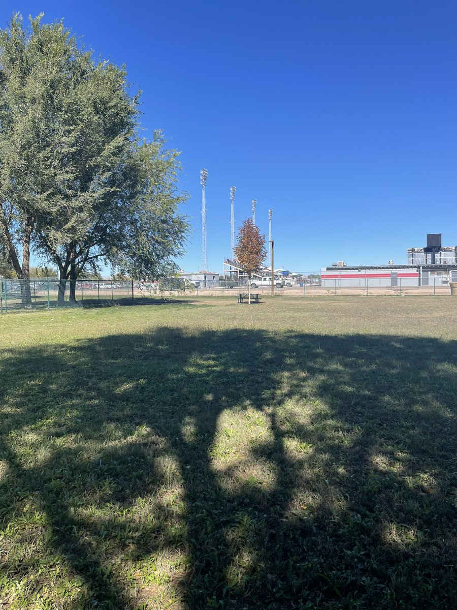 Stompalina's tweet photo. Beautiful day in #roswellnm. Home for awhile. Feeling very fall. https://t.co/znenK5SdJF