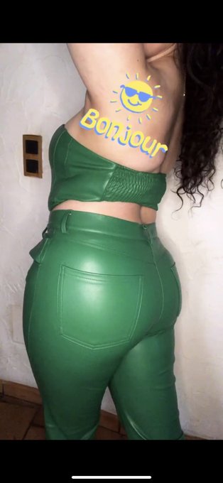 RT + LIKE = NUDE 🍑💦💋 https://t.co/fMLoA71sxt<a href="/tag/sex"class="tags"><span>#sex</span></a><a href="/tag/nsfwtw"class="tags"><span>#nsfwtw</span></a>