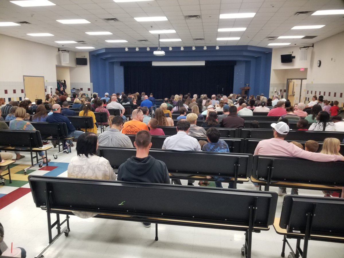 RoderickKing01's tweet photo. Our 2nd graders at NeSmith Elementary had a great musical performance tonight in front of a packed house. #music #nesmithelementary #nes #communityschools #communityisd #Braves @NES_Braves @tonya_knowlton @cisdef @CHSBraveNation @communityisd https://t.co/ZRQBj3Xxq0