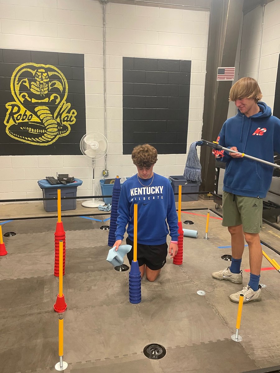 RoboKaiRobotics's tweet image. Team members fall sports are over so meetings are in full swing! 

Taking care of business 💪🏼

@FTCTeams @BishopFenwick1