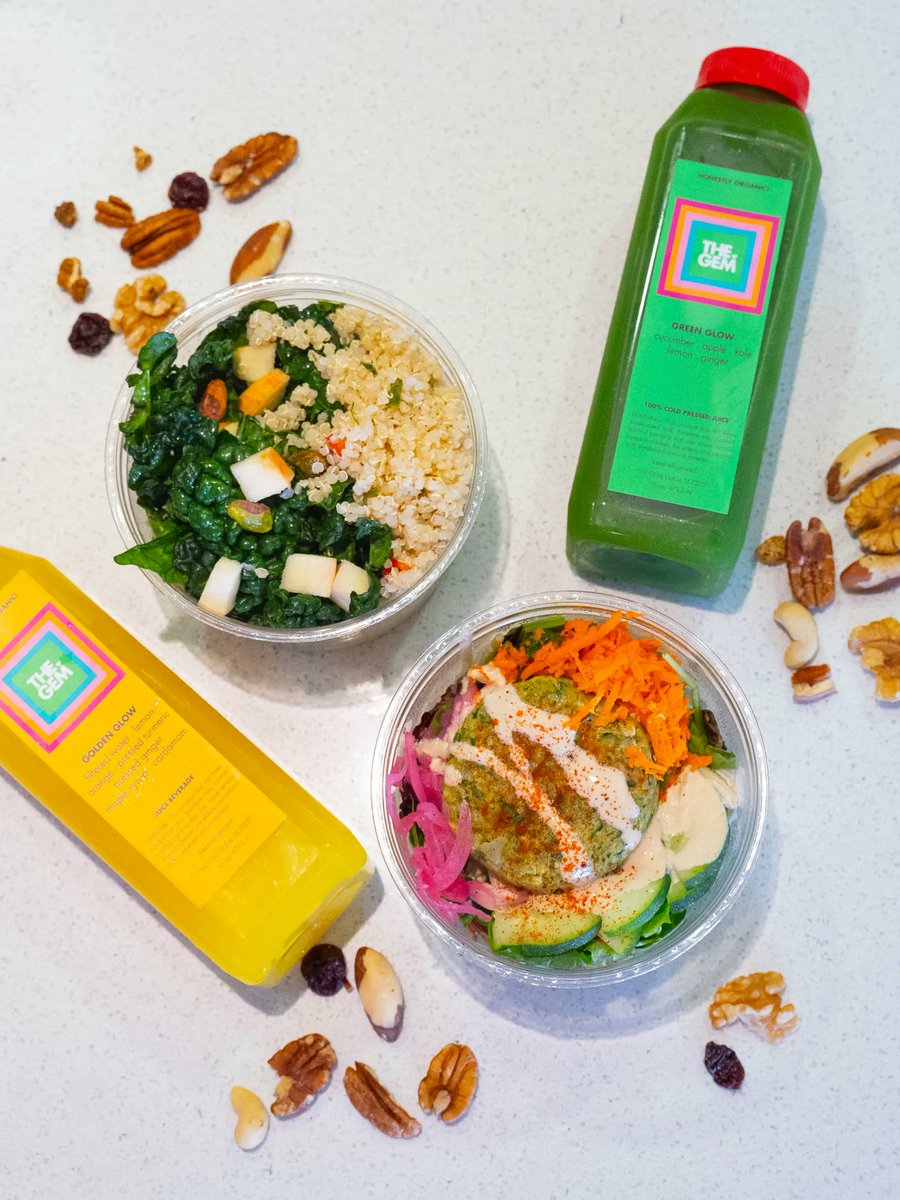 Pairings we ❤️

Green Glow + Kale Quinoa Salad
-Antioxidants
- Hydrating 
- Nutrient Dense
- Stamina-building protein
- 5 servings of veggies

Golden Glow + Falafel Salad
-Immune Boosting
- Anti-inflammatory
- Vitamin C

Remix Nuts– They can go with everything 👯 #healthyeating