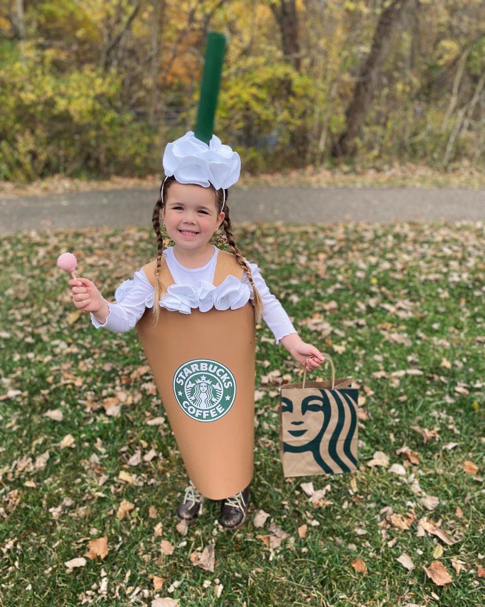 baynotbailey's tweet photo. @Starbucks @starbucksprtnrs 

“Hi, can I please get a grande frappuccino and a birthday cake pop?” 😋 https://t.co/a5dOmu3D0a