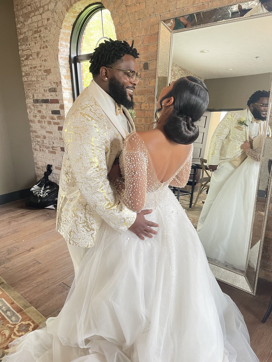 swervOff's tweet image. Minor life update: 

Eyes married now 💕