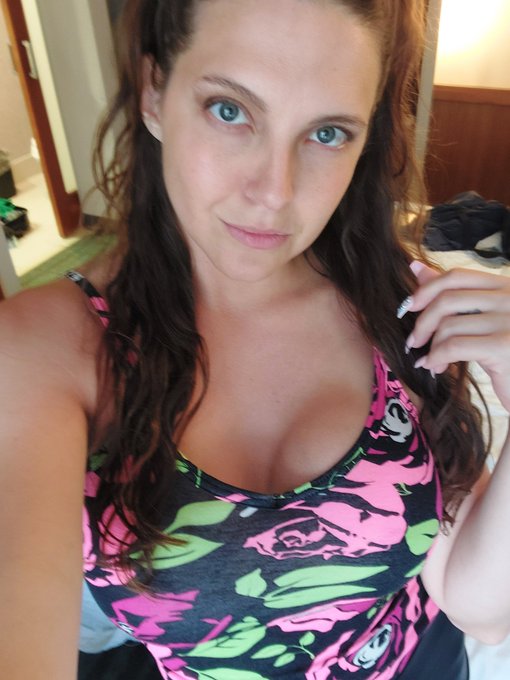 I dunno who cares, BUT I'll drive to Atlanta to shoot if anyone wants to book me, starting in 2023 😇<a href="/tag/footfetish"class="tags"><span>#footfetish</span></a><a href="/tag/feet"class="tags"><span>#feet</span></a>