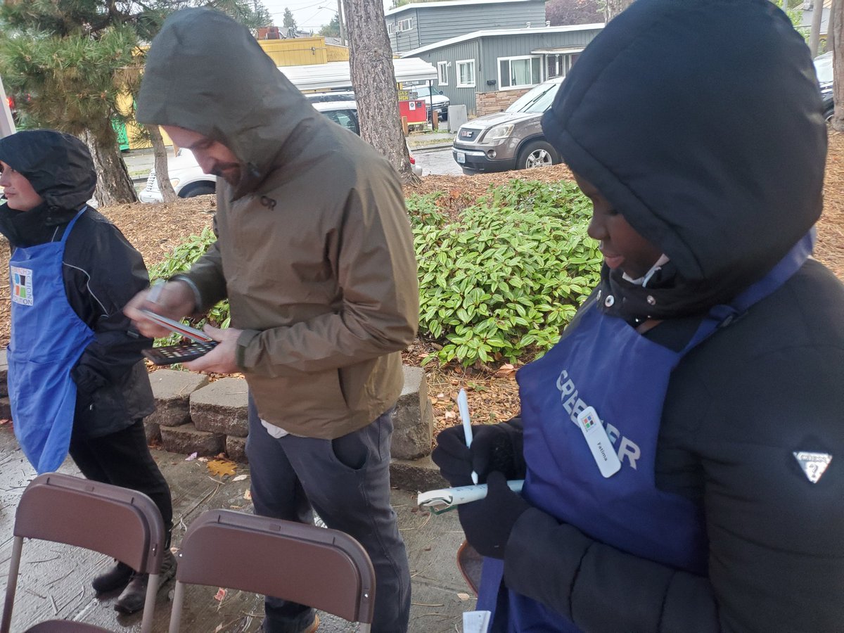 fn_DFuller's tweet photo. @R_E_McK our training curriculum designer
@fn_fatimakabba our performace specialist support
Taking notes on how to improve our engagement in the community🖊🗒
Today at Rose street &amp; Rainier ave https://t.co/5ahSJg3Liv