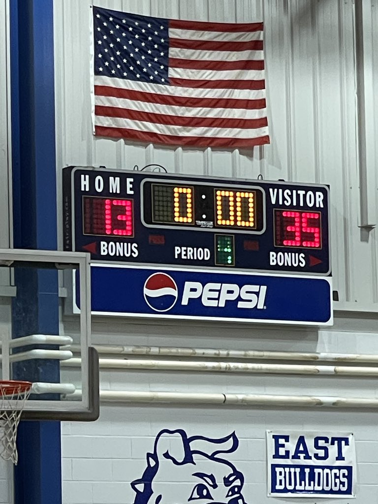 JmcssA's tweet photo. The JCMMS LADY COUGARS with the VICTORY!! @jcmmscougars @Kaniferese @suptking https://t.co/E9tUSVEEME