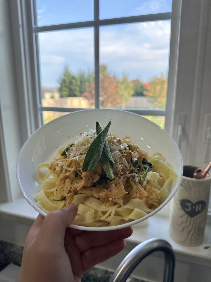 gen_twenty's tweet photo. A subscription box that delivers bread, pasta, and pastries to your door? Sign us up! We’re obsessed with Wildgrain: https://t.co/GGIyV1IdXG #WildgrainHolidays #sponsored @apogeeagency1 https://t.co/voI2uPnMak