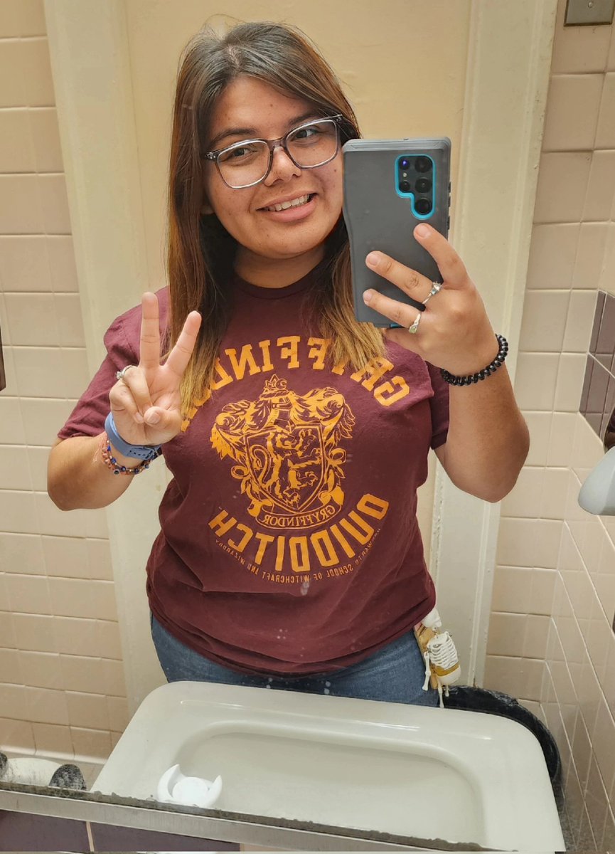 Ms_AbbyF's tweet photo. Today was Team Up Against Drugs and wear your Favorite Team Shirt, BUT I'm no ordinary Muggle 😋 lol #Quidditch #HP #Howart https://t.co/QpLiSwKKPw