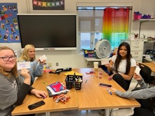 MiddletownHigh's tweet photo. Teacher Academy students in Mrs. Semonelle's class, engaged in the Kagan strategy Showdown. This strategy is a great team activity for reviewing content that students were previously taught. #collaborativestructures #cooperativelearning https://t.co/qeirpzUJQV