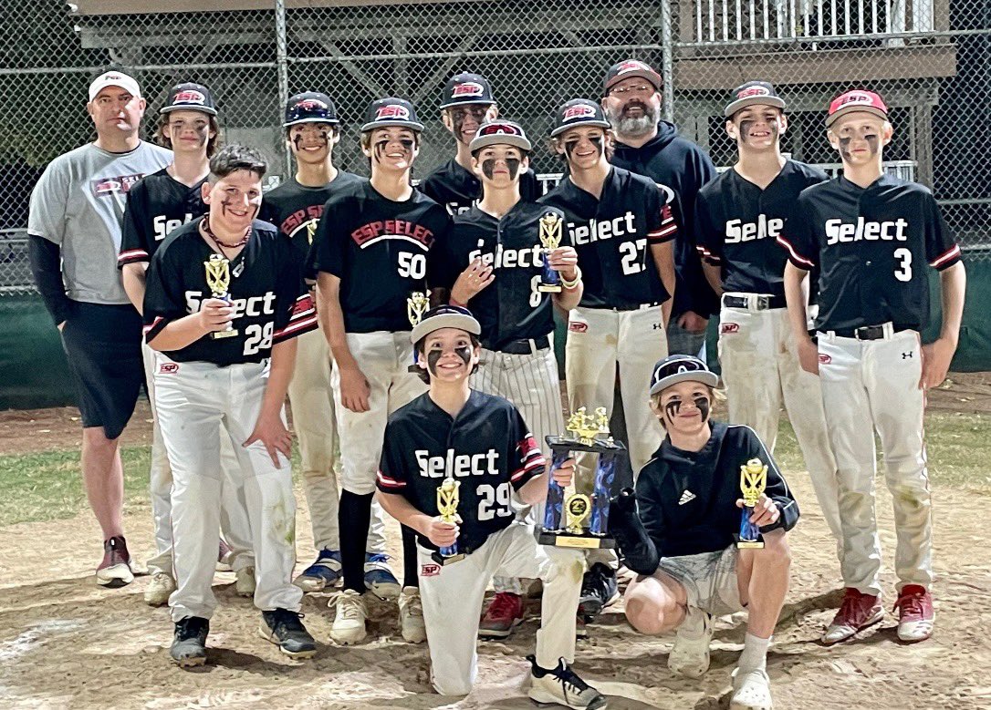 TaddGibby24's tweet photo. ESP 2027 White squad wrapped a successful fall season of development w/a 2nd Place Finish @ Troy Wood Bat Tourney w/a 3-1 on the weekend! Bats came alive in a total team effort. Got lots of work in this fall. #ESPTrained #ESPFallBall #CoachHornbogen #ESP2027White #OffseasonBegins https://t.co/zO4B3QU3Mm