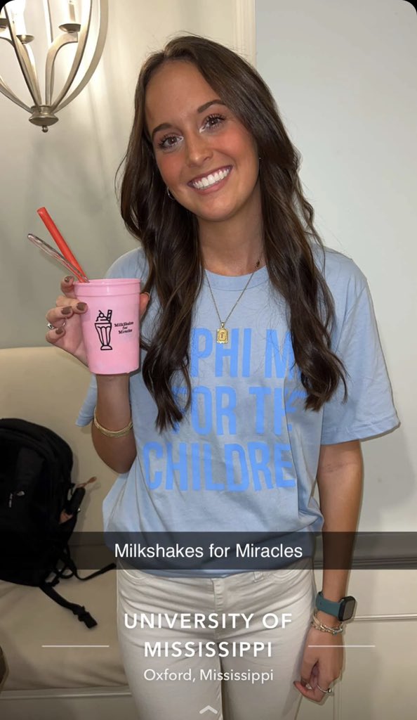 alaughter0999's tweet photo. @phimuatolemiss serving #milkshakesformiracles to support @LeBonheurChild tonight ❤️🥤 https://t.co/tBccOumsay
