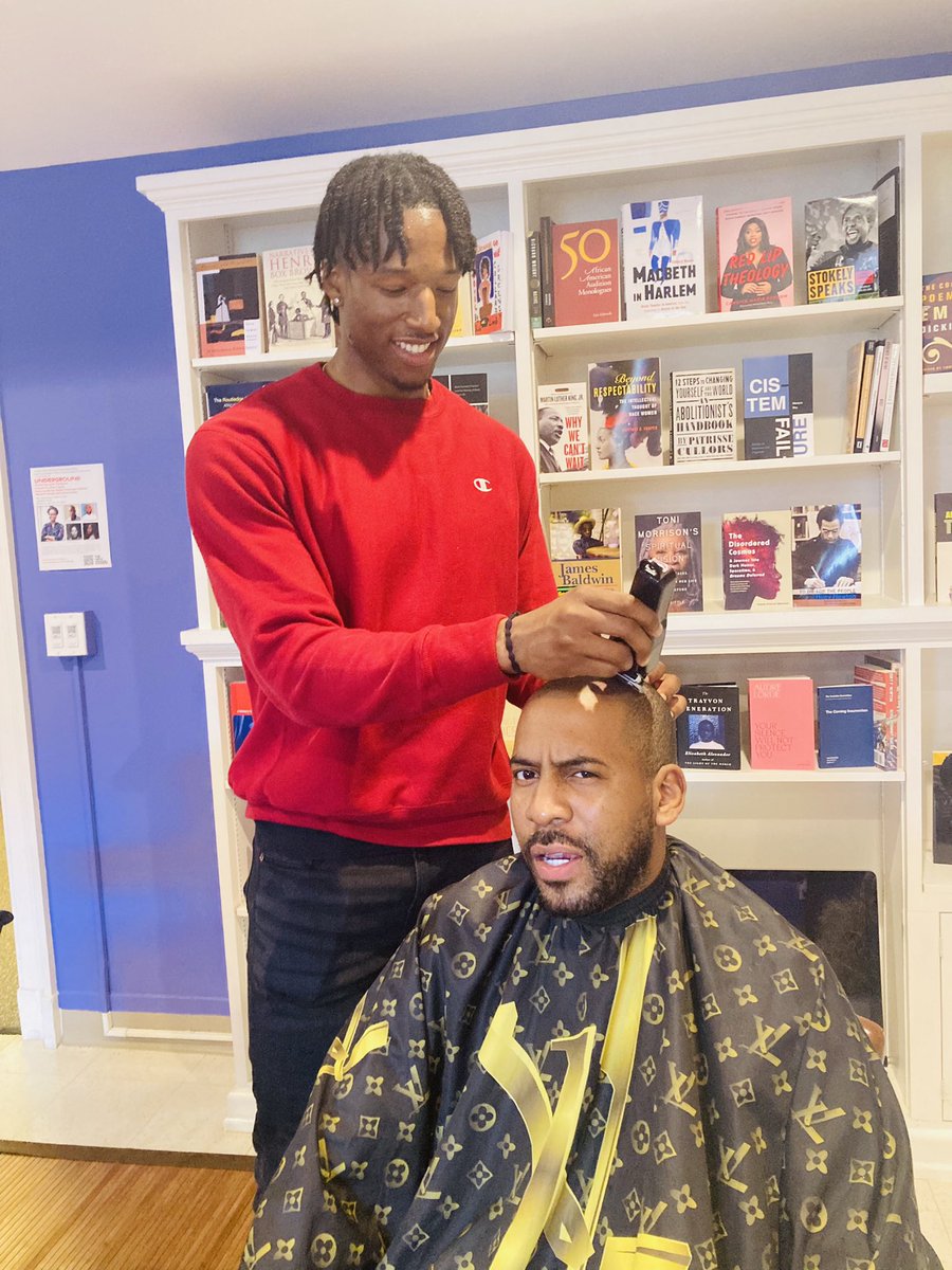 DrFrankRoberts's tweet photo. The story of my student Bo being my barber is an example of the ethics of mutual care/radical reciprocity that underscores the relationship between black faculty &amp; students in PWI spaces. We literally need each other. We have gifts to offer each other, mentorship is reciprocal. https://t.co/9h3Qj6m1PG