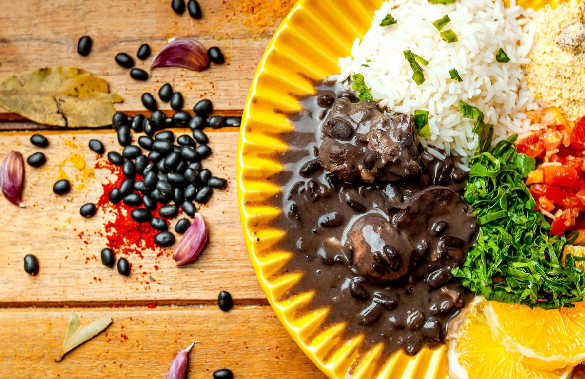 DatinginBrazil's tweet photo. "Feijoada" Black beans is a traditional dish that is derived from Brazilian slavery and is eaten by Black Brazilians around Brazil today. #DatingblackinBrazil,  

Purchase the new book on Brazilian dating at Amazon:
https://t.co/gro2jYKuEM

Photo by Dayvison de Oliveira Silva https://t.co/OwfTc2XNHf