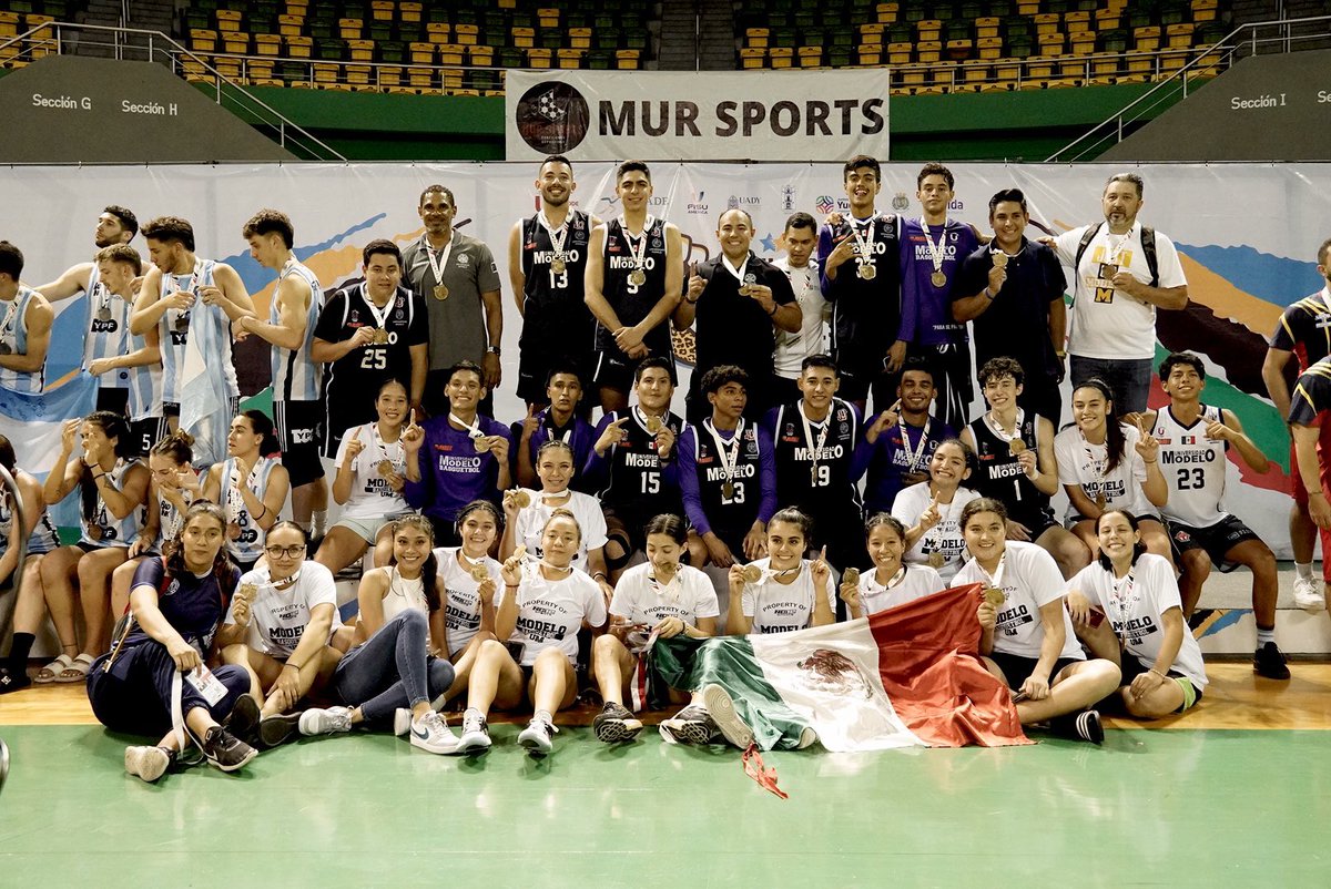 unimodelo's tweet photo. Campeonas y Campeones 🙌🏽🏀🥇🏆 Nuestros equipos de basketball que representaron a México 🇲🇽 en los @FisuGames 2022, se llevaron la medalla de oro en ambas categorías 👏🏽 ¡Muchas felicidades! Son un #OrgulloModelo https://t.co/7SdU0wPKQc