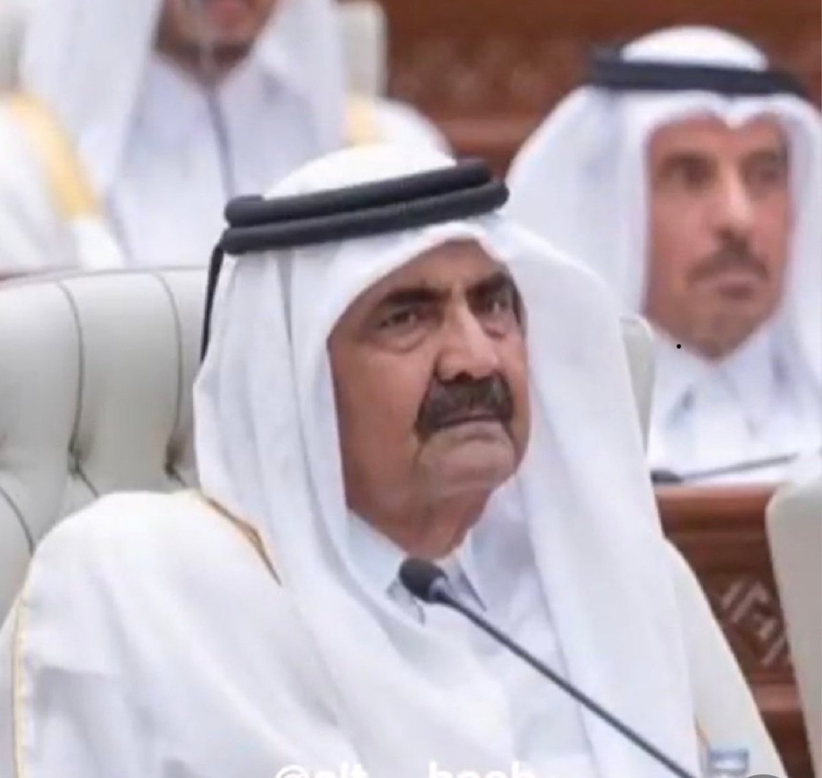 mkalattiyah's tweet photo. دام الوطن فيك اتجسد مزاياه
عز الله إنك ميزته عز شامخ
في نظرتك عينه وقلبه وهقواه
وفي هيبته مركاك بالعز راسخ
يا مروض العسرات باللي اتمناه
  أمسى عدوك من معانيك دايخ
(يالعُود) ما همك مدى الوقت وأقصاه
ليا صار هم اعْداك للخوف راضخ   
✌️🌿❤️🇶🇦👑🇶🇦❤️🌿✌️ https://t.co/SLGpF3VtB4