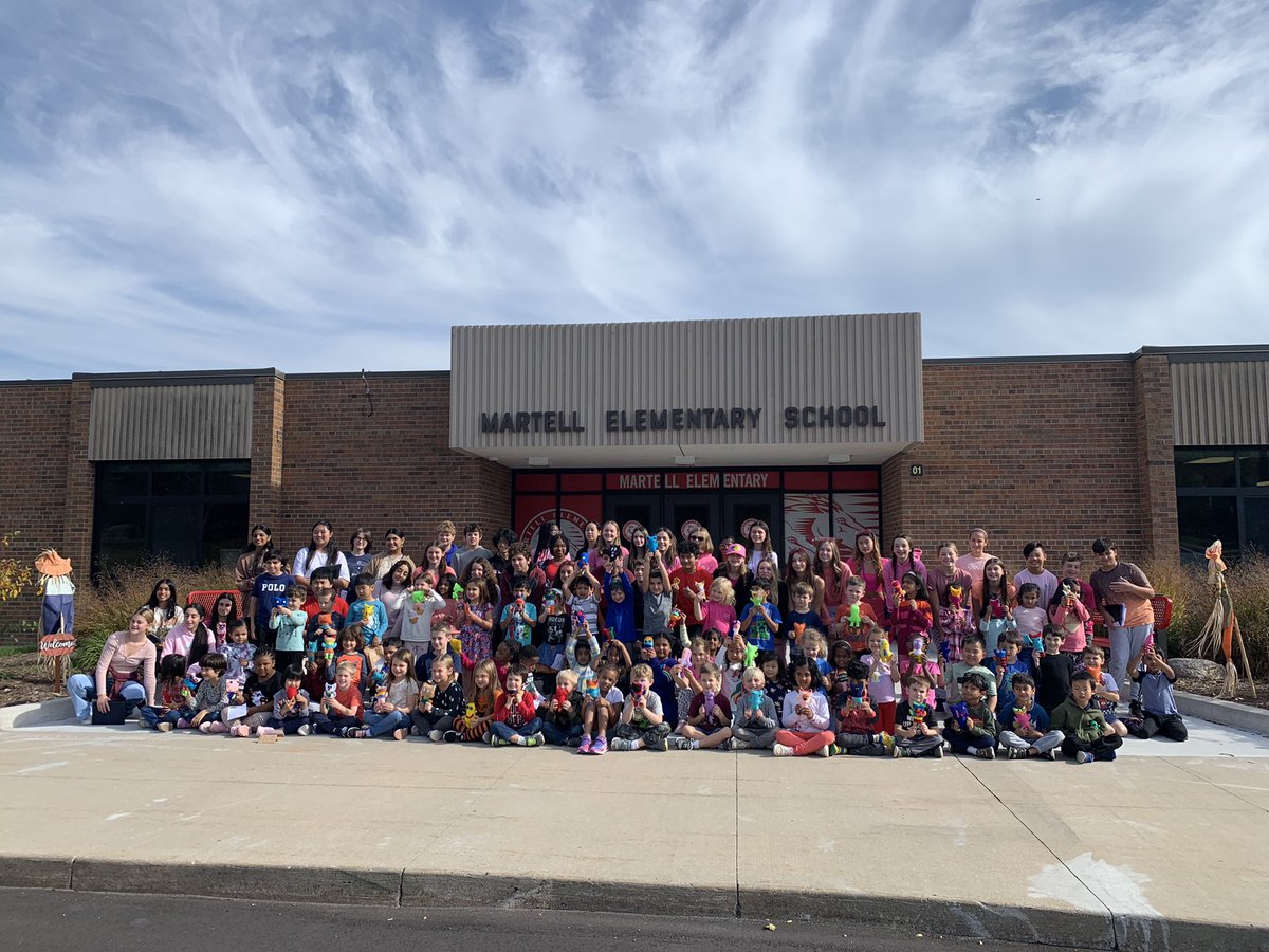 Mrs_Deatherage's tweet photo. Kinders designed monsters and Smith middle schoolers brought them to life! Thank you for our stuffies! @martellmustangs @troyschools https://t.co/bq3QP9LRJN