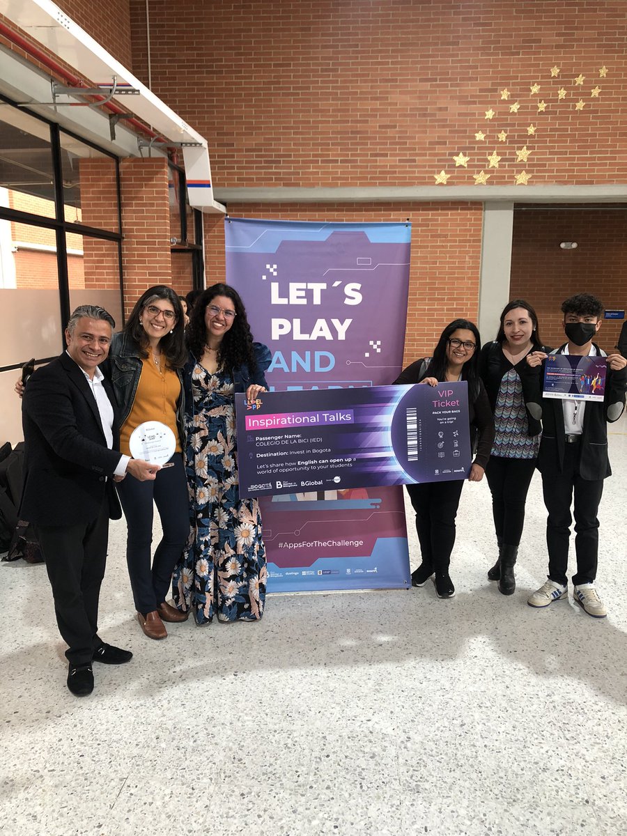 ColegiodelaBici's tweet photo. @Educacionbogota @UliaYemail @RedAcademica Para el @ColegiodelaBici fue un honor ser anfitrión de la Clausura del Desafío #LevelApp del #PlanDistritalDeBiligüismo y ser reconocido dentro de los mejores 10 colegios en este Desafío. Nuestros/as estudiantes y profes ganadores los más felices!
@Educacionbogota @UliaYemail https://t.co/doWRrGDFfQ