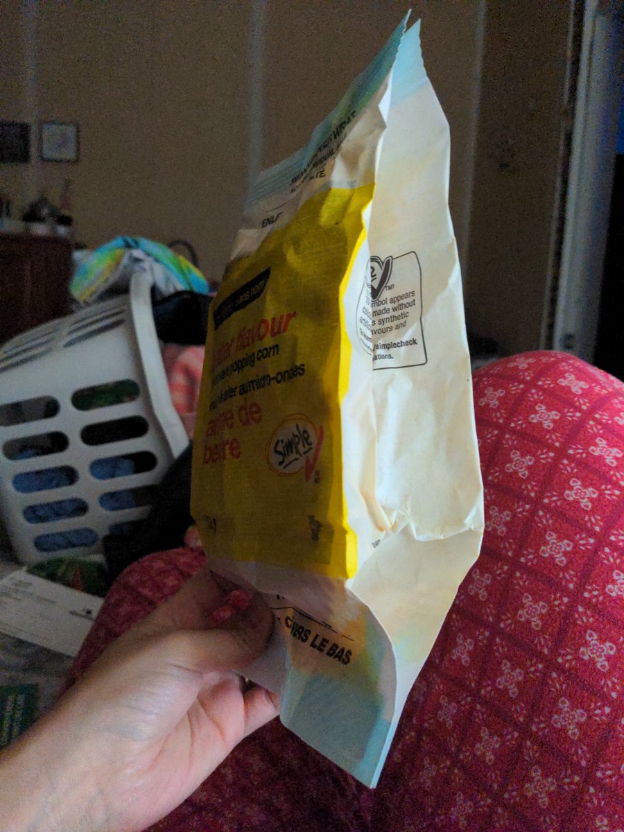 locknessi13's tweet photo. @nofrillsCA this is the third bag of popcorn that didn't pop from the box I bought. #nofrills #popcorn #noname https://t.co/AEKtLx6YbT