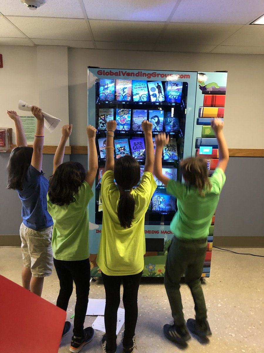 KyleES_library's tweet image. The book vending machine is full! These Panthers couldn’t contain their excitement! But neither can we! @kespanthers  #kyleesrocks