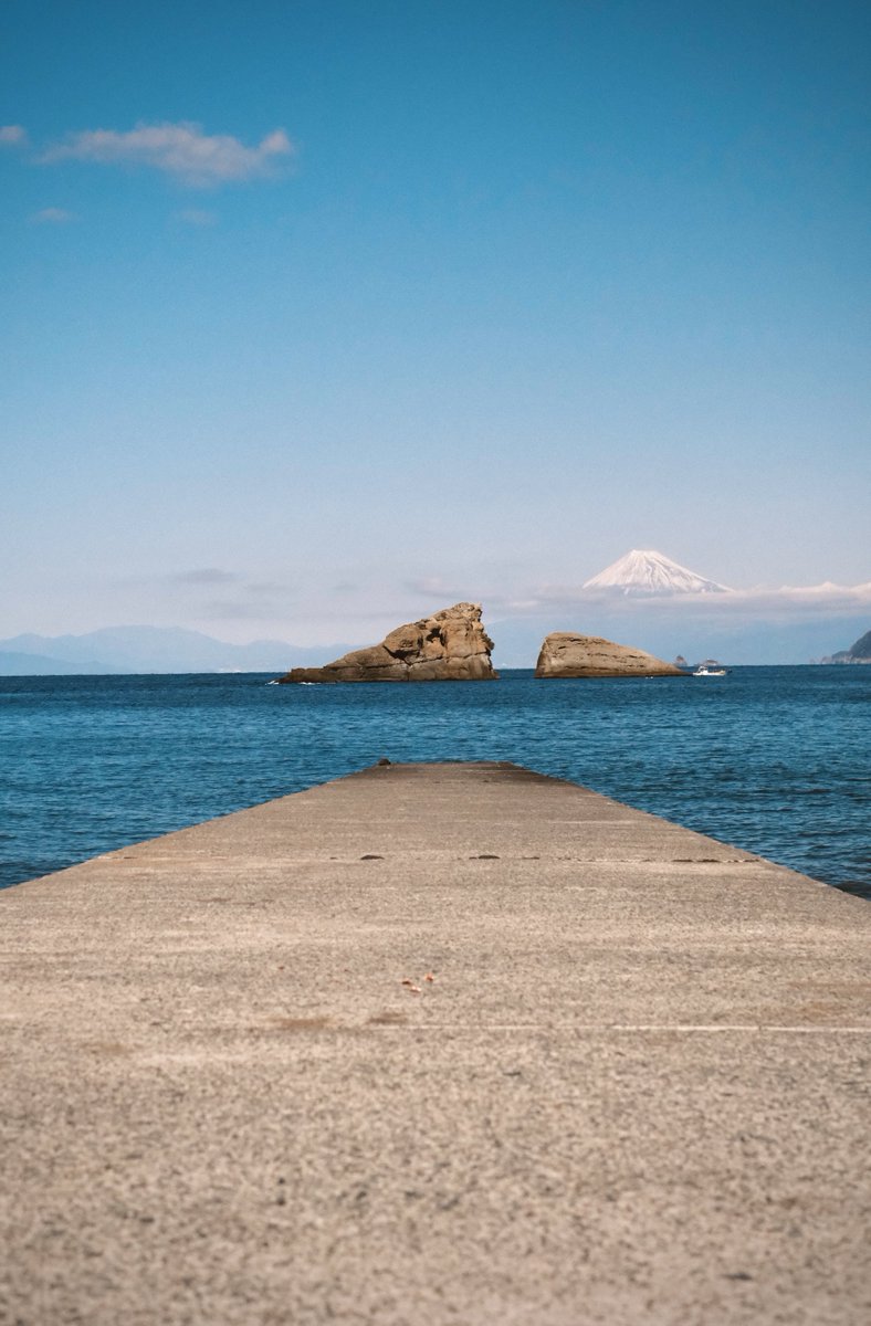 「伊豆の海と富士山」

#写真好きな人と繋がりたい
#ファインダー越しの私の世界 
#FUJIFILM 
#富士山
#photography