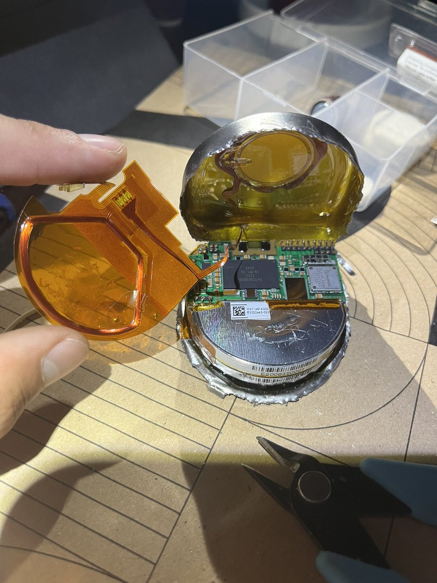 tylerjnajacmd's tweet photo. Hey #EPeeps if you’ve never seen the inside of an ICD without an X-ray here it is lol https://t.co/c0hyJ3V6pF