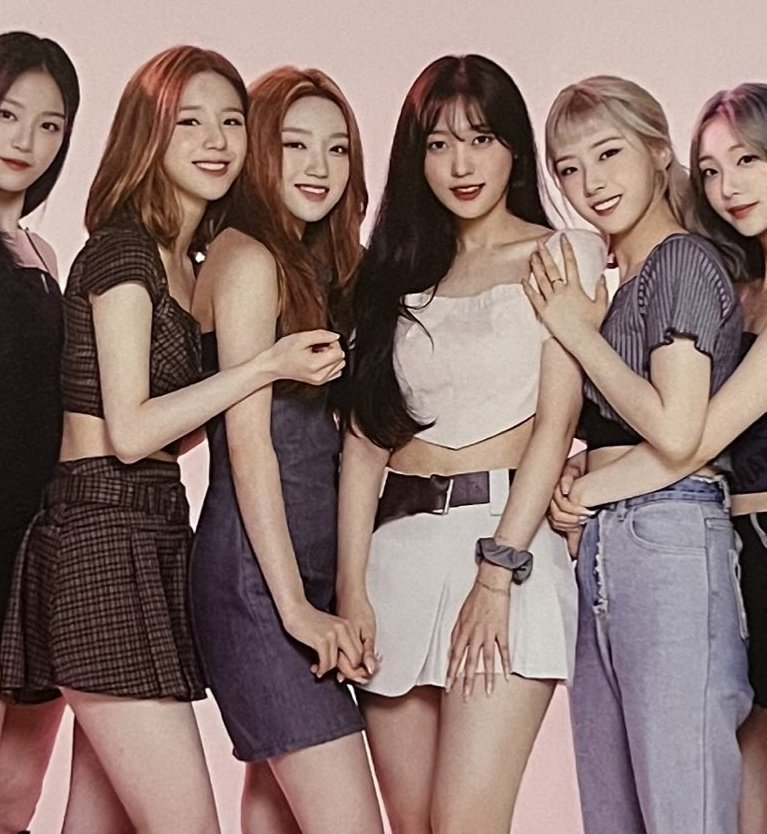 frogeyecircle's tweet photo. choerry so handsome here oh.. #MAMAVOTE #loona https://t.co/JXkmNkrs3N