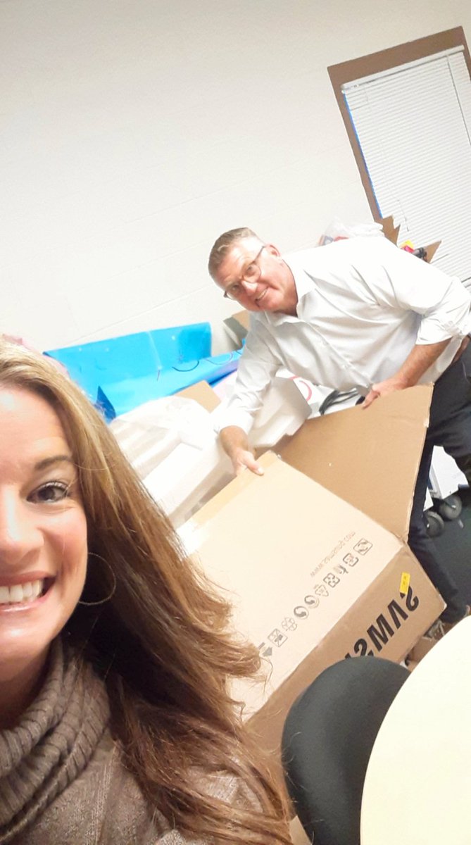 The cleanup crew 😅 Whatever it takes! <a href="/WalstadKent/">Kent Walstad</a> <a href="/edmentum/">edmentum</a> #EducatorFirst