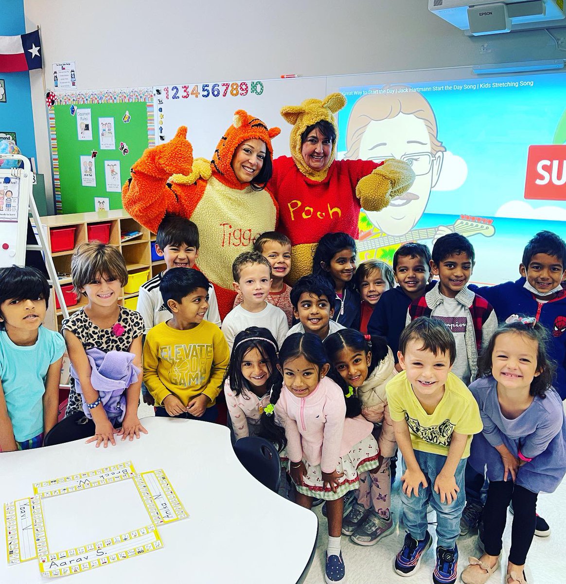 jjenker02's tweet photo. βA hug is always just the right size.β -Winnie the Pooh;
& there was no shortage of those today when Pooh & Tigger bounced by for story time in PreK! π― #FriendsForever #AnythingForTheKids #LoveOurEagles π¦
#MakeEveryDayGreat @LakePointeES @ltisdschools @KarenReich11 https://t.co/yrocHnb68G